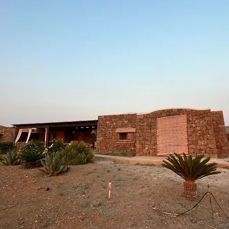 Dammusi Riah Villa *